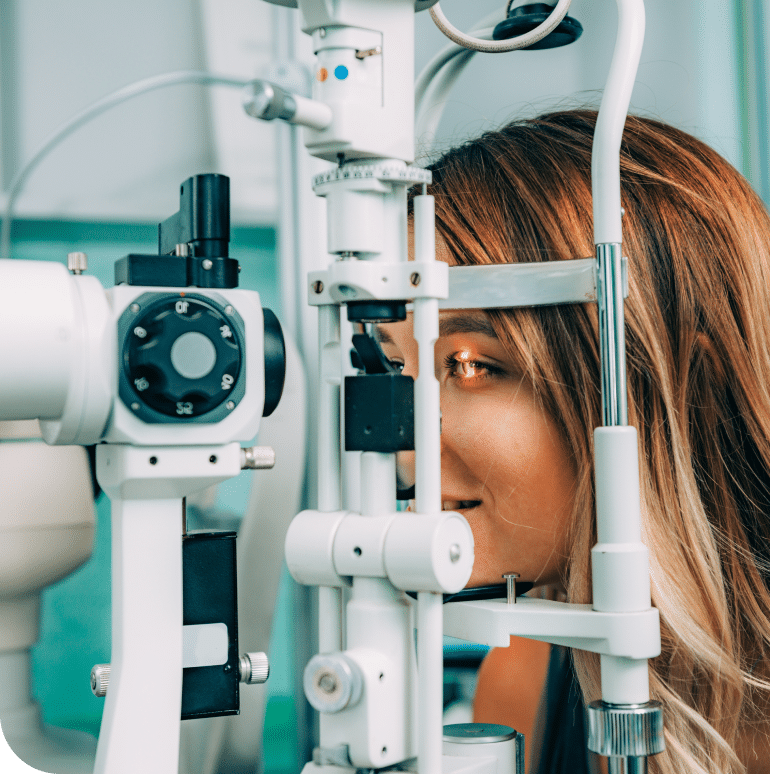 patiente au cabinet neovision (centre ophtalmologique à Liège et au Luxembourg)