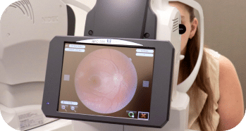 Photo d'une machine de pointe du centre ophtalmologique de Neovision à Liège