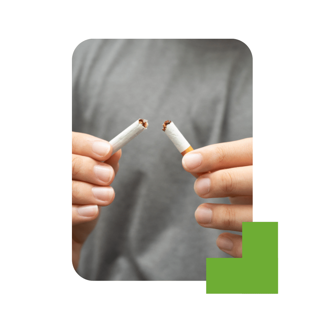 Personne qui arrête le tabac pour la santé de ses yeux